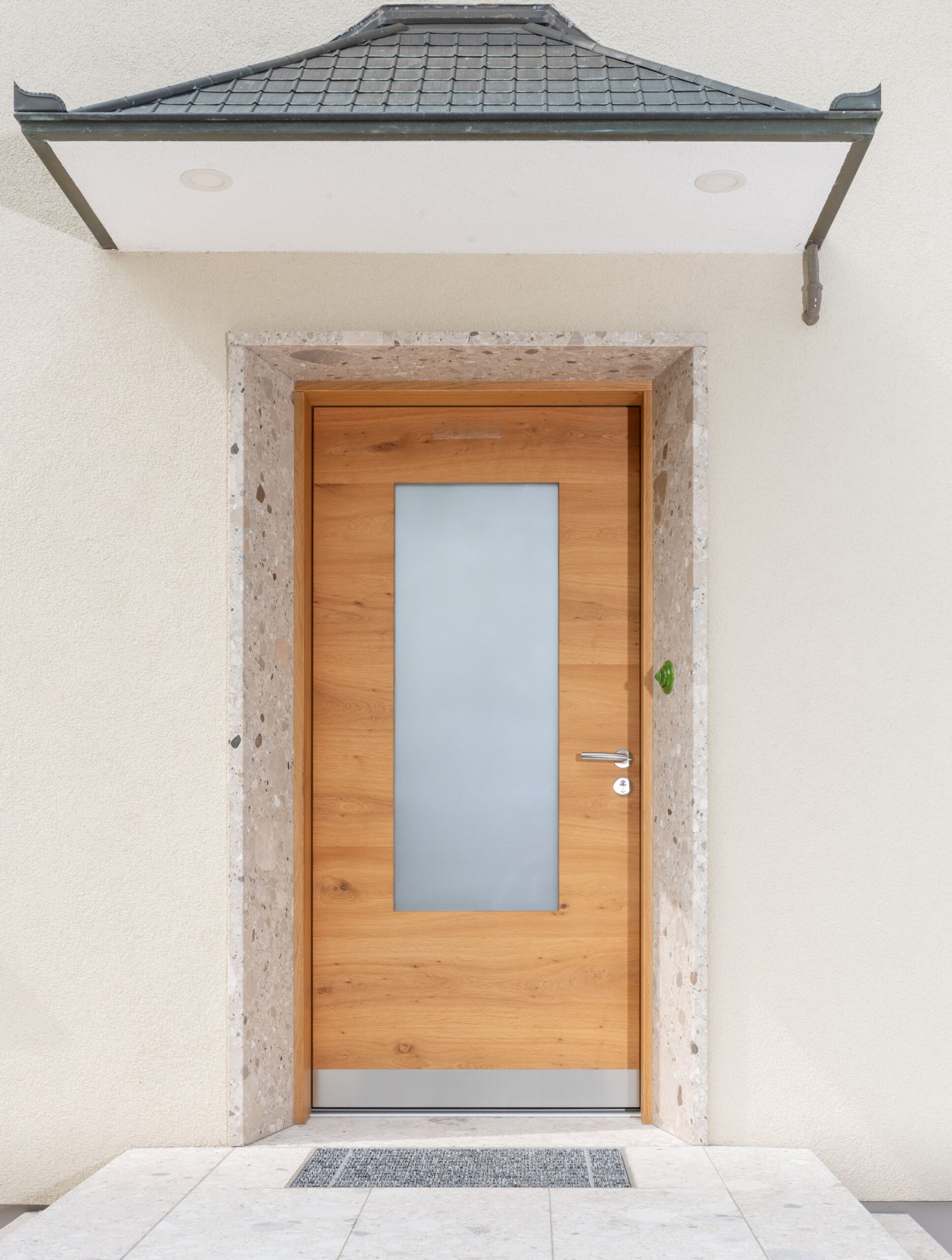 Moderne Haustür mit pfiffigen Details